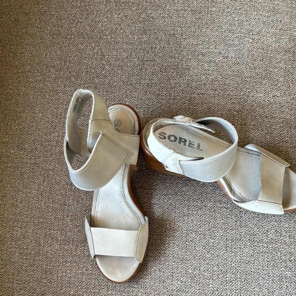 Sorel Women's Tan Sandals